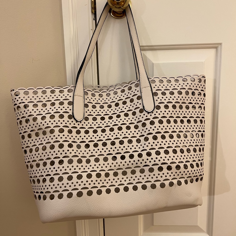Street Level tote bag